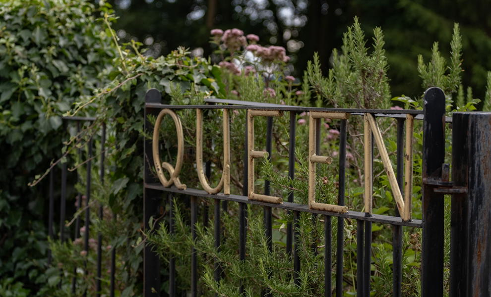 About Us | The Queen Inn